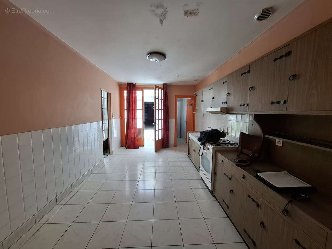 Maison à SAINT-ETIENNE-DE-MER-MORTE