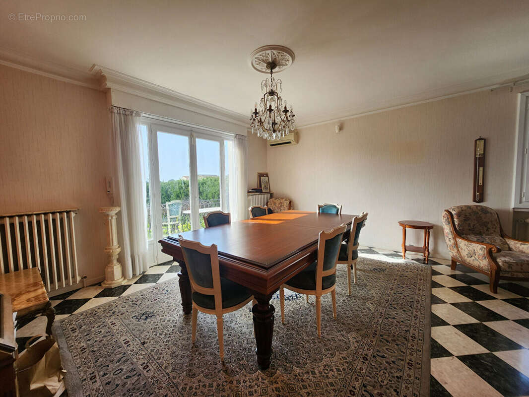 Maison à CHATEAUNEUF-DE-GADAGNE