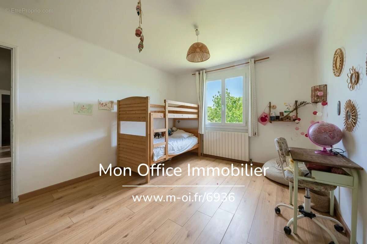 Référence : 6936-AUS - Pertuis - Maison familiale avec dépendance - Jardin et piscine - photo 13
