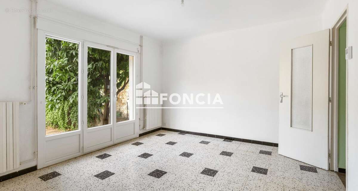 Pézenas centre - Maison de ville T4 avec jardin de 320 m² et garage - photo 4