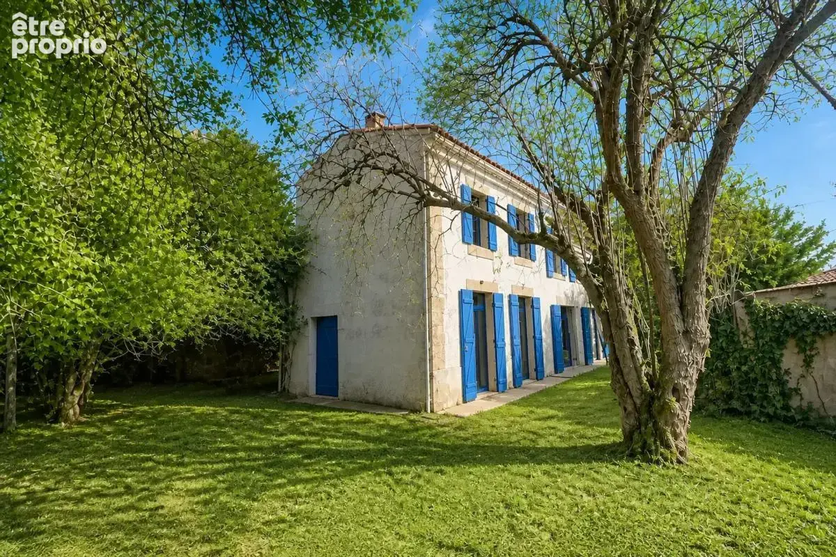 Maison à JAU-DIGNAC-ET-LOIRAC