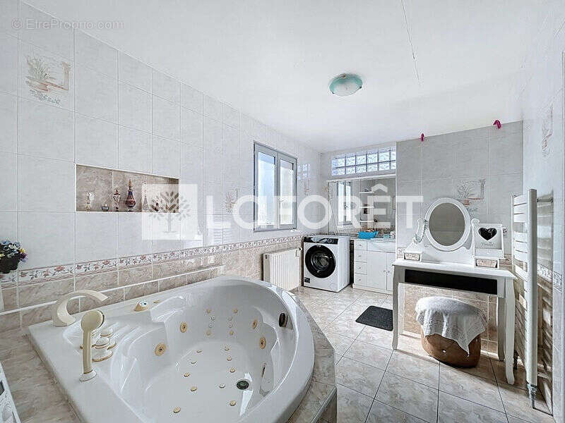 Maison Quincy Sous Senart 8 pièce(s) 163.96 m2 - photo 8