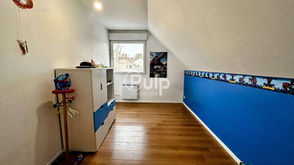 Maison à COURRIERES