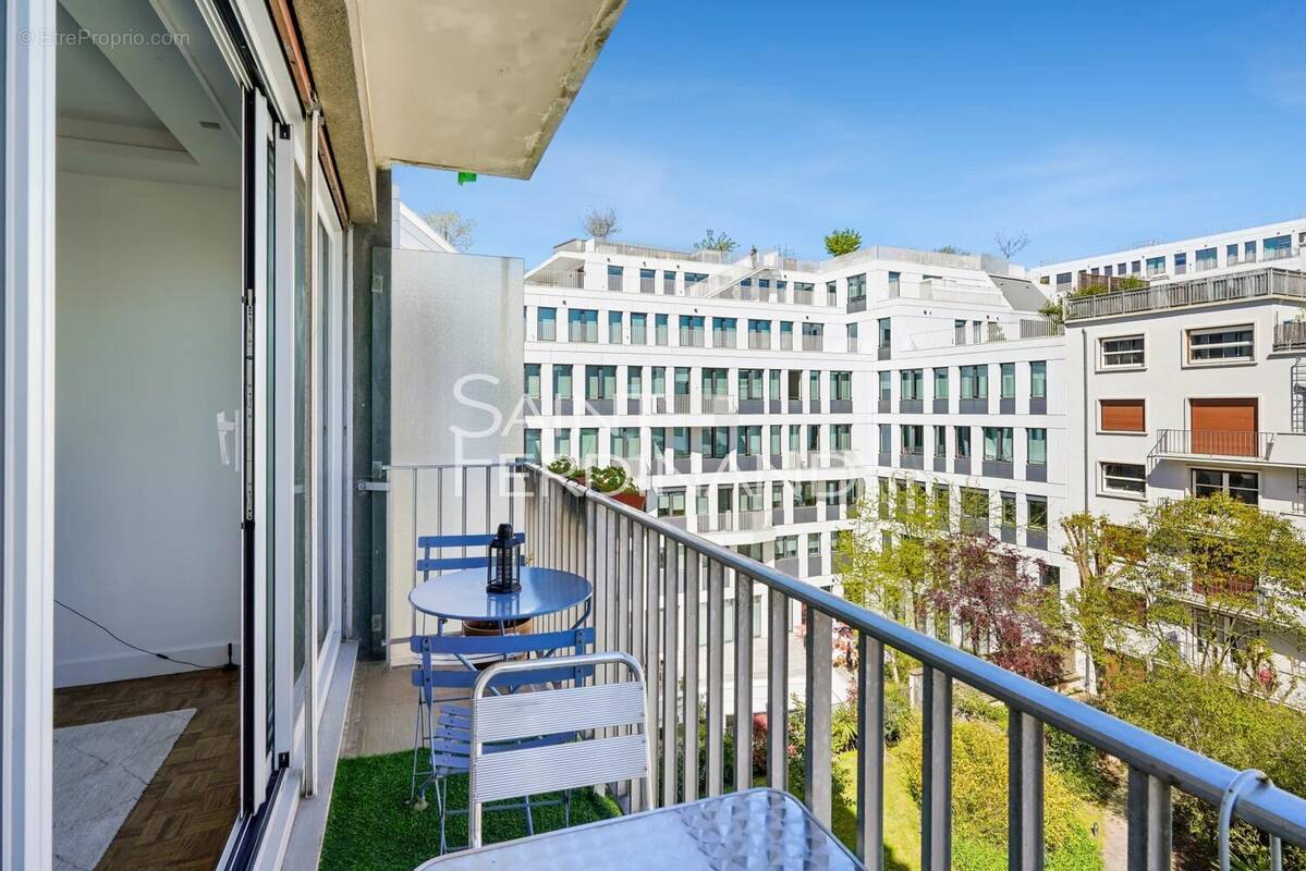 Appartement à NEUILLY-SUR-SEINE