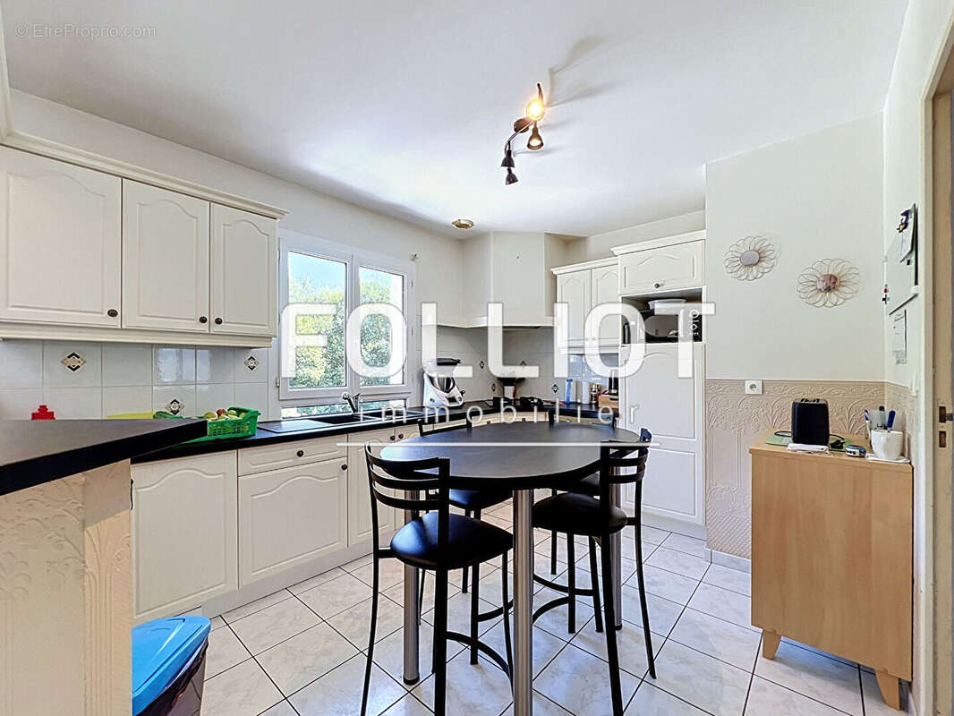 A VENDRE - Maison 4 pièces à Lécousse - 124 m² - photo 5