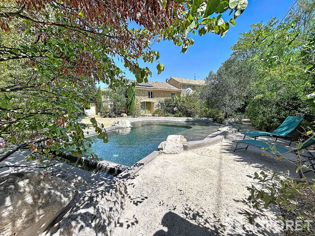 MAGIQUE - Mas provençal, 224m² + dépendances, jardin, piscine - photo 2