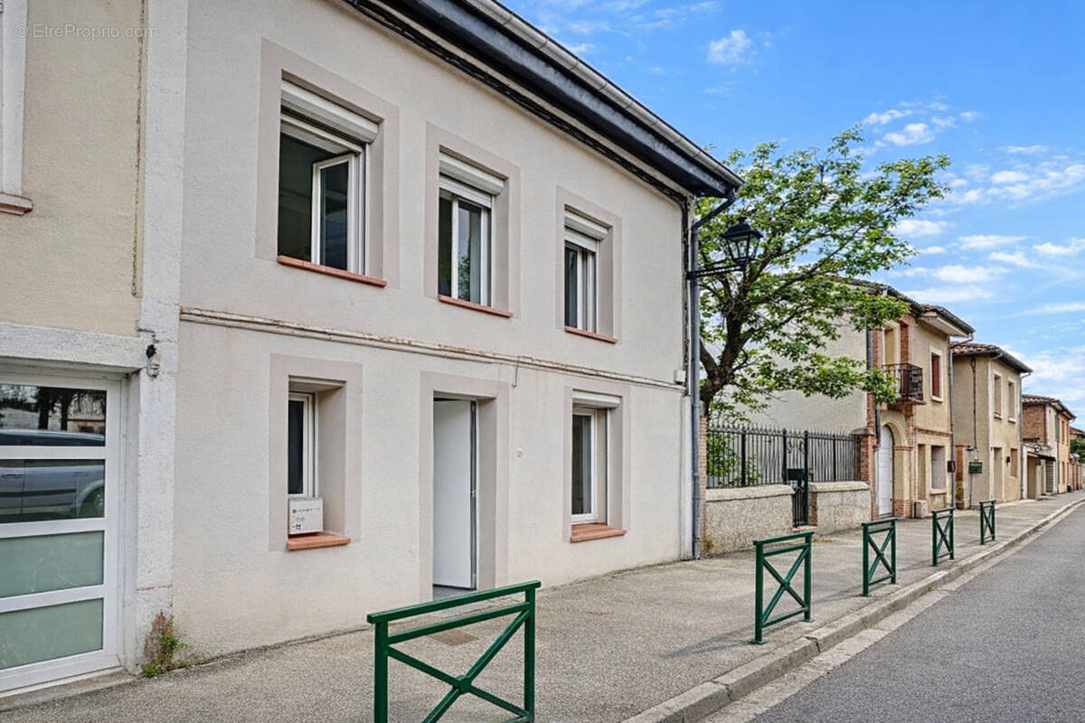 Maison à LE FAUGA