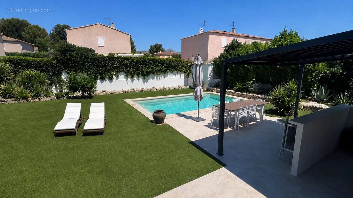 Maison 110 m² à Aubagne  - photo 2