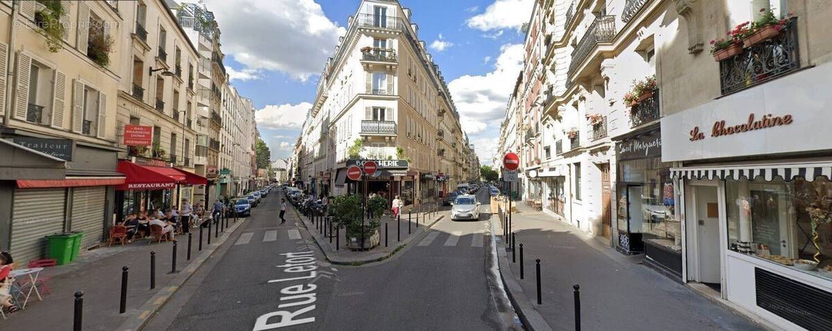 Autre à PARIS-18E