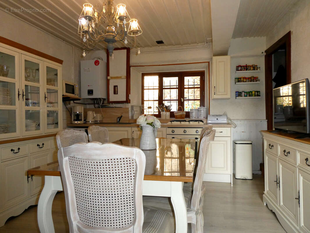 Maison à MONTROMANT