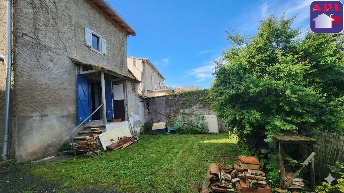 Maison à LES BORDES-SUR-ARIZE