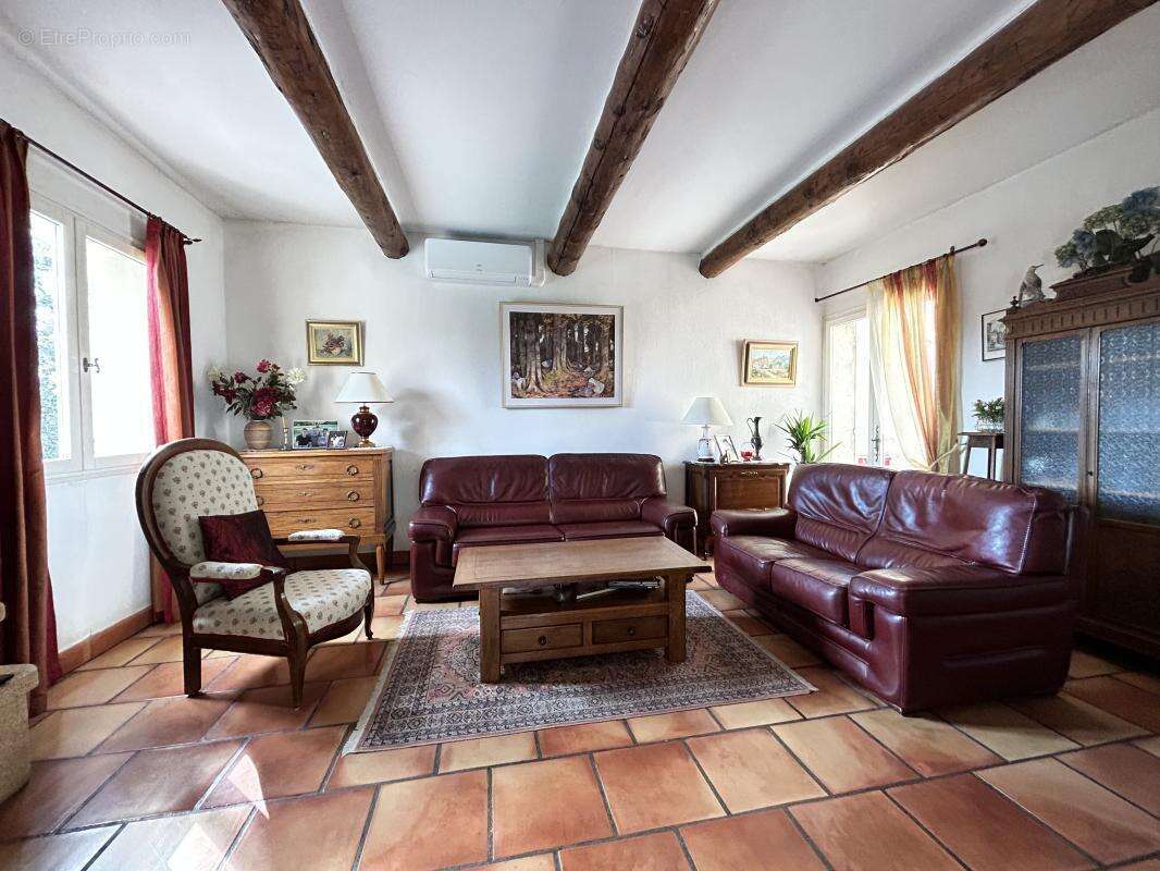 Maison à PELISSANNE