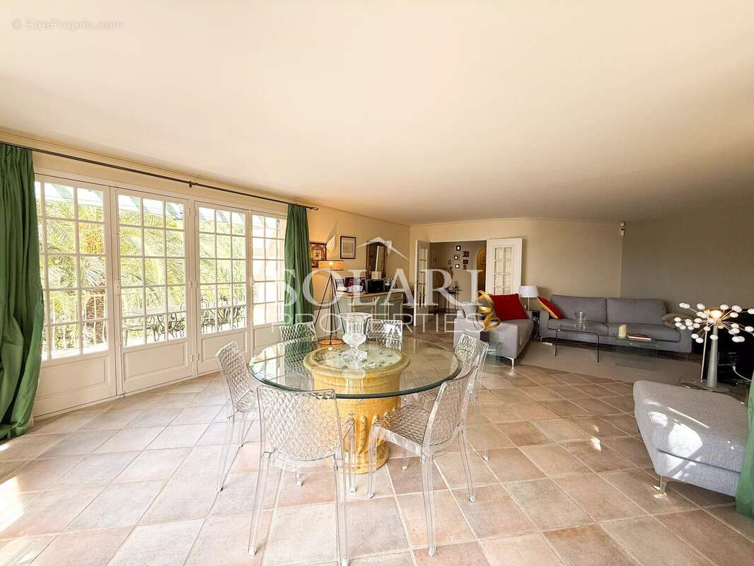 Maison à THEOULE-SUR-MER