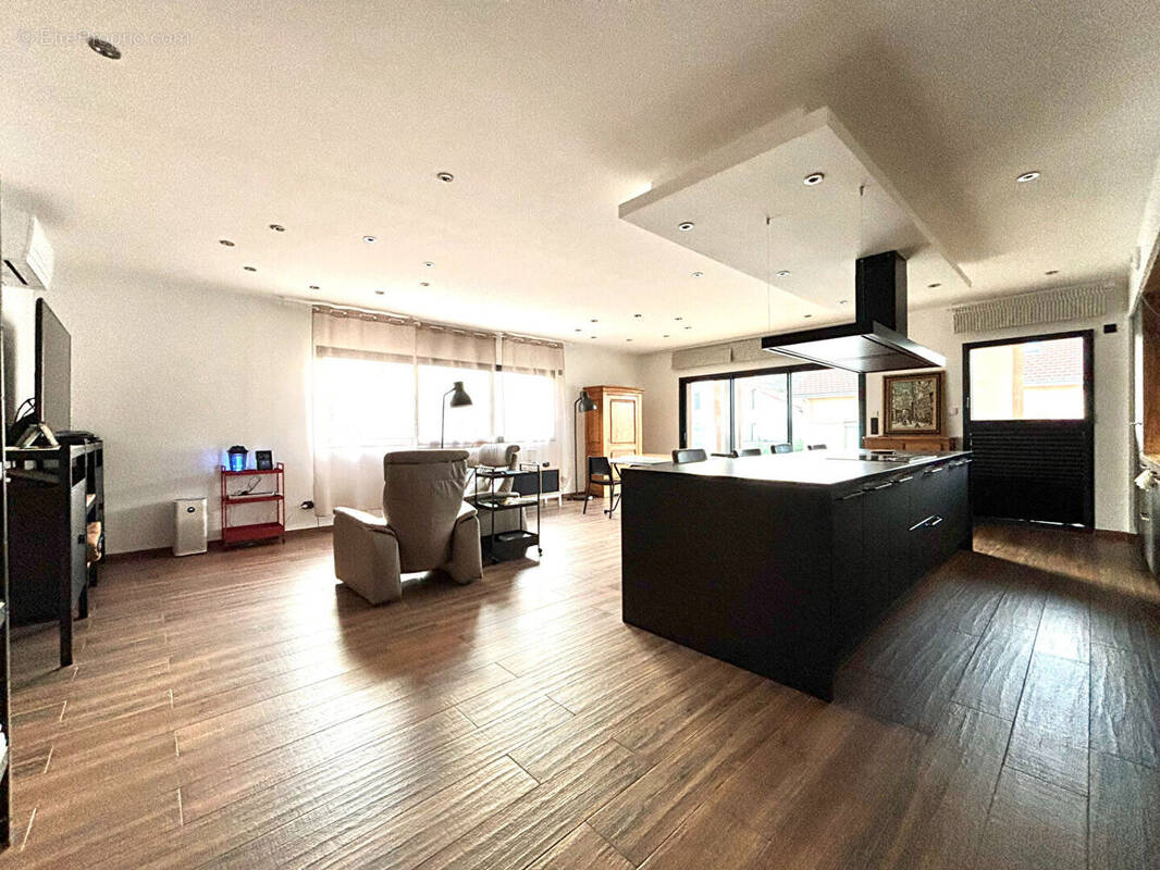 Appartement à SAINT-ETIENNE