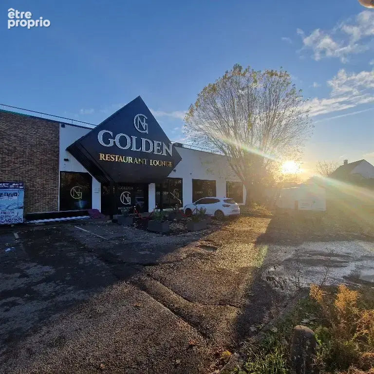 Photo Commerce à Fleury-Merogis au prix de 730 000€