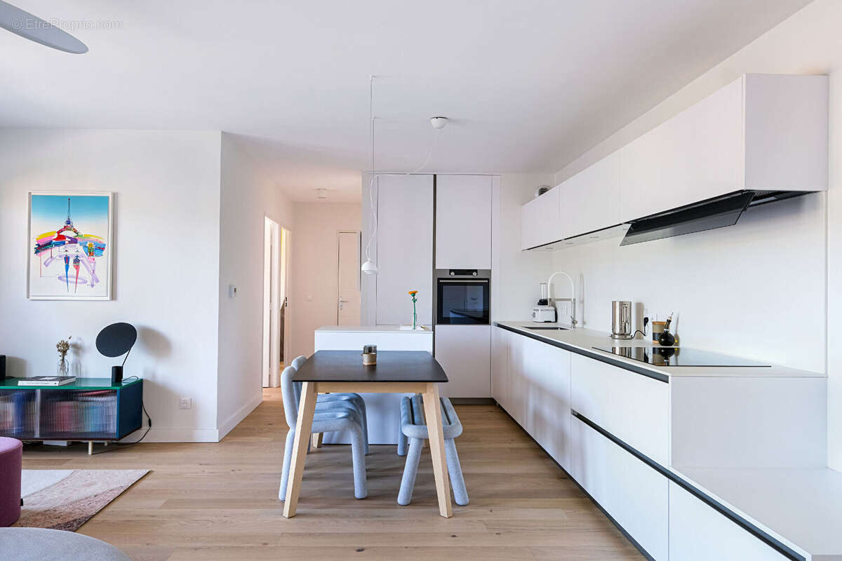 Appartement à LES ROCHES-DE-CONDRIEU