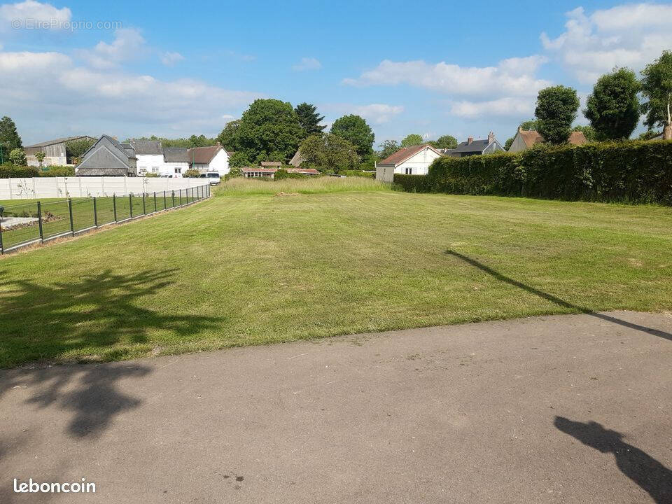 Terrain à COURCELLES-SUR-SEINE
