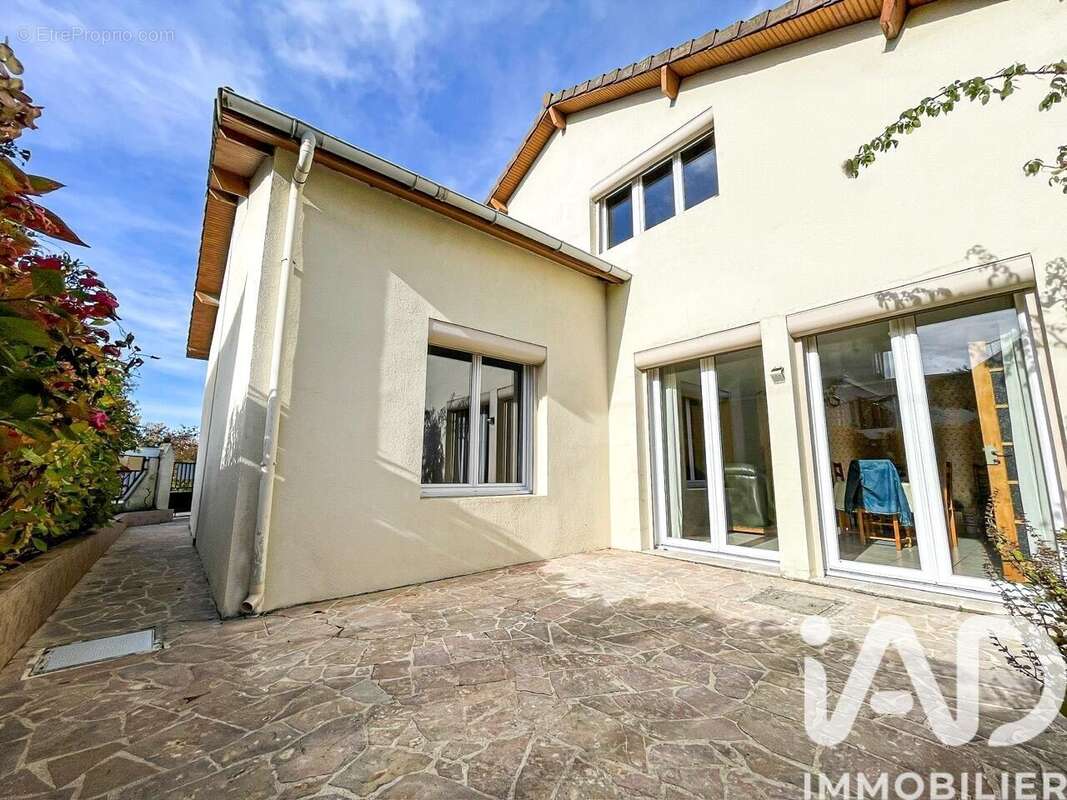 Photo 3 - Maison à SAINT-CYR-L'ECOLE