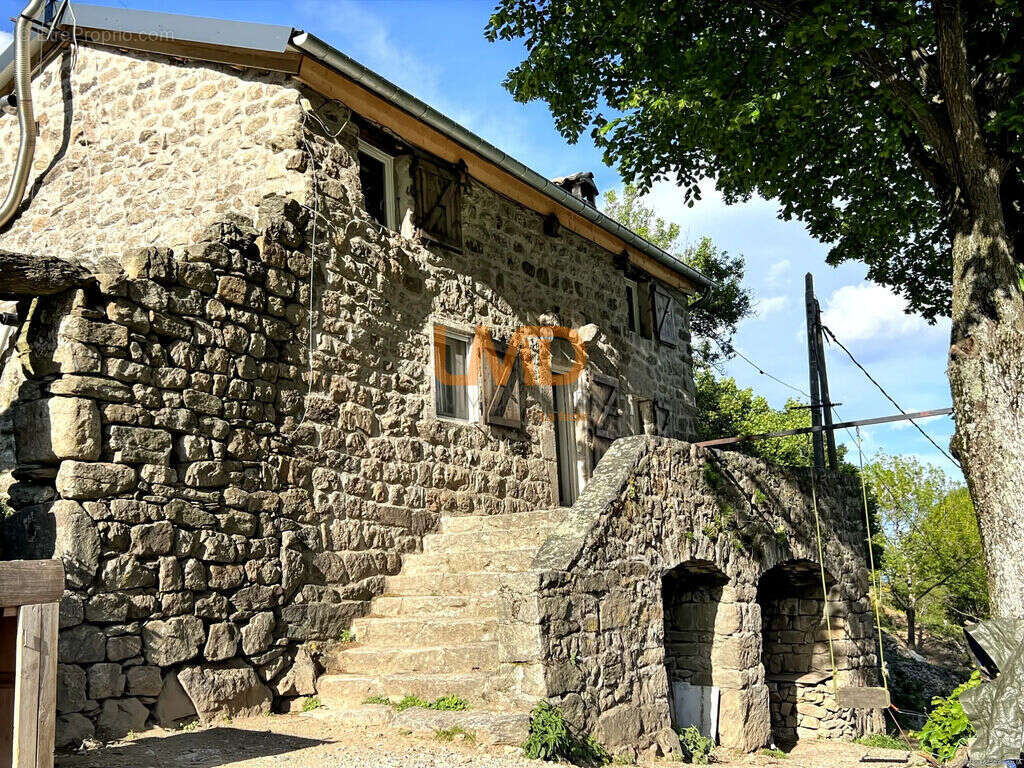 Propriété 54 hectares, rare en Ardèche - photo 2