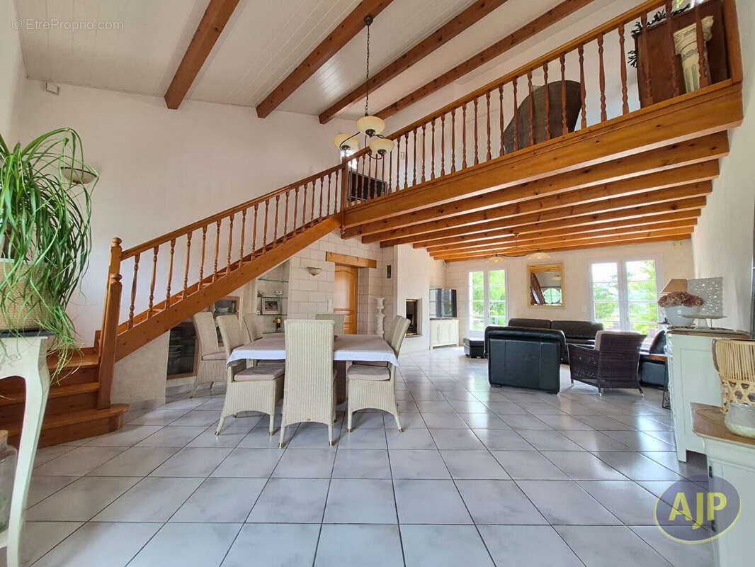 Maison à SAINT-PHILBERT-DE-GRAND-LIEU