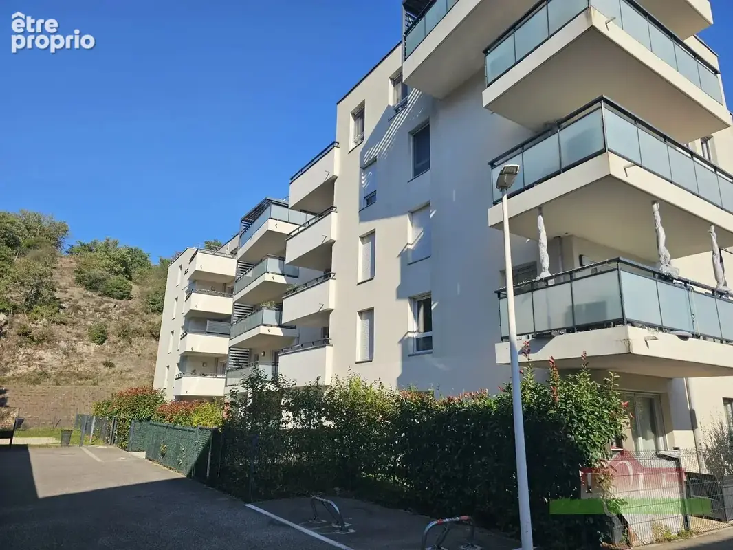 Appartement à PONT-EVEQUE