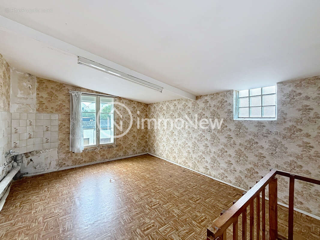 Une maison avec garage non attenant dans le centre de DONVILLE LES BAINS - photo 4