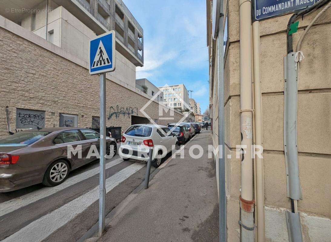 Appartement à MARSEILLE-1E