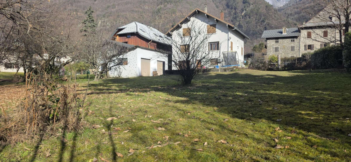 Terrain à TOURS-EN-SAVOIE