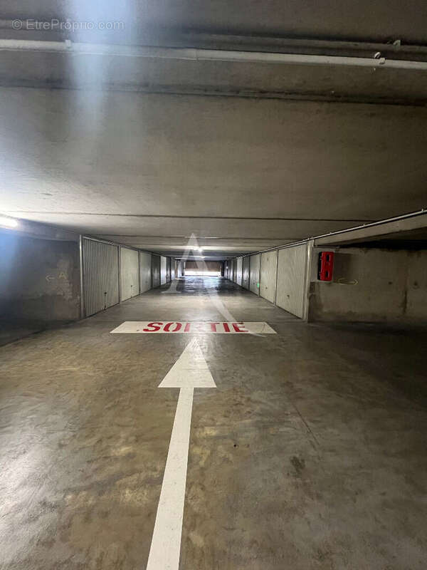 EXCLUSIVITE L'Adresse Garage fermé à vendre - photo 8