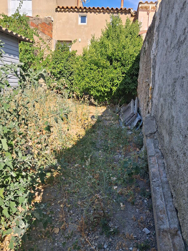 Maison à rénover avec terrasse et jardin - photo 33