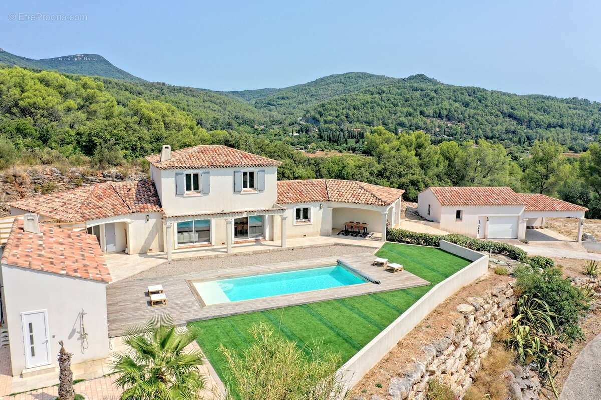 Maison à CUERS