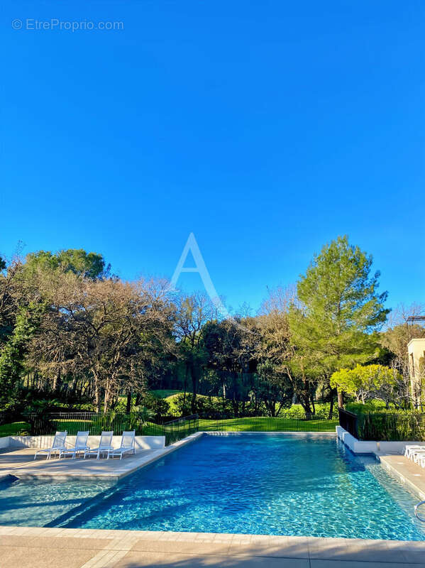 Appartement à MOUGINS