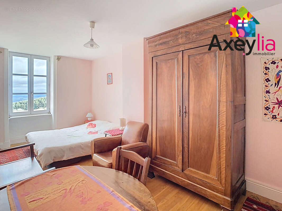 Maison à SAINT-JEAN-SAINT-MAURICE-SUR-LOIRE