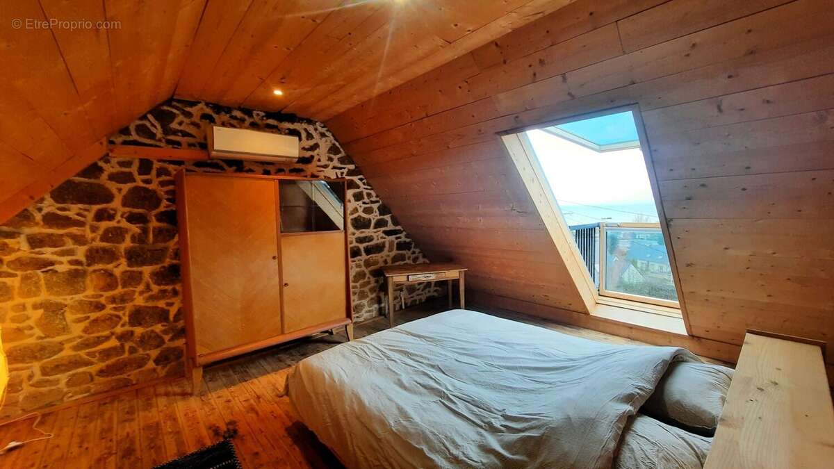 Maison à TREDREZ-LOCQUEMEAU