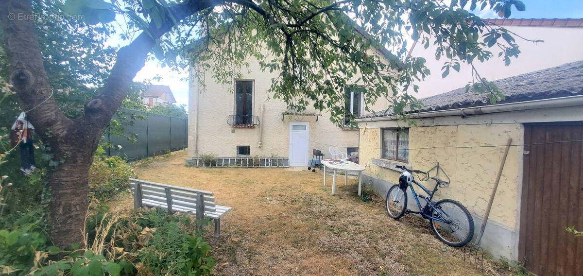 Maison à VAIRES-SUR-MARNE