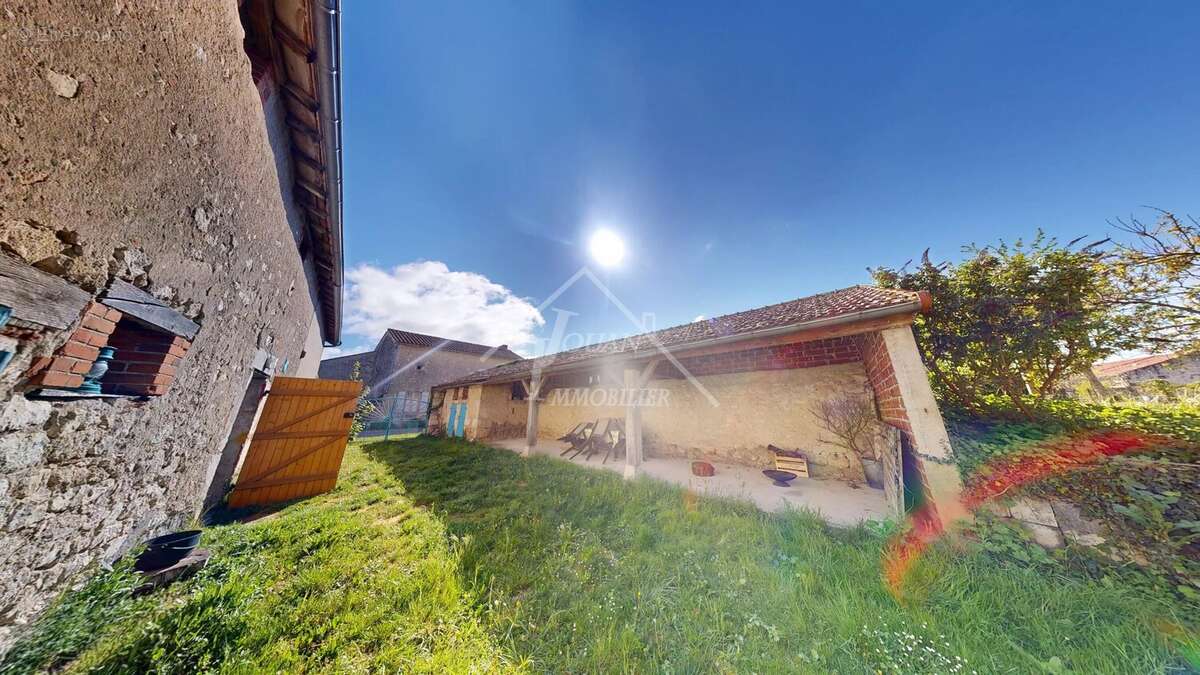 Maison à CHARROUX