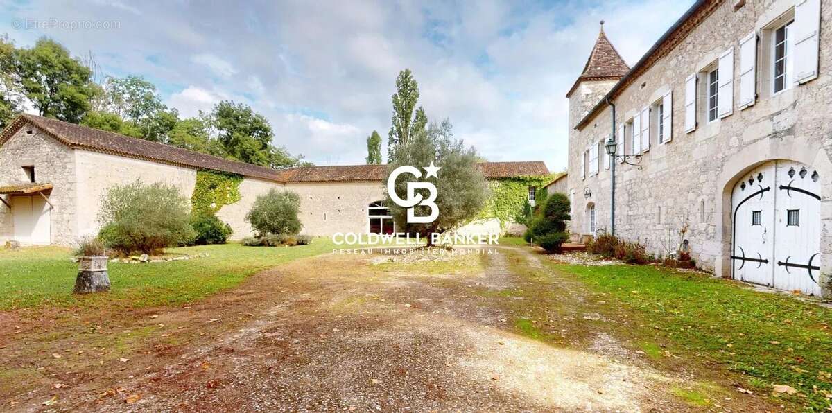 Maison à MONTESQUIEU