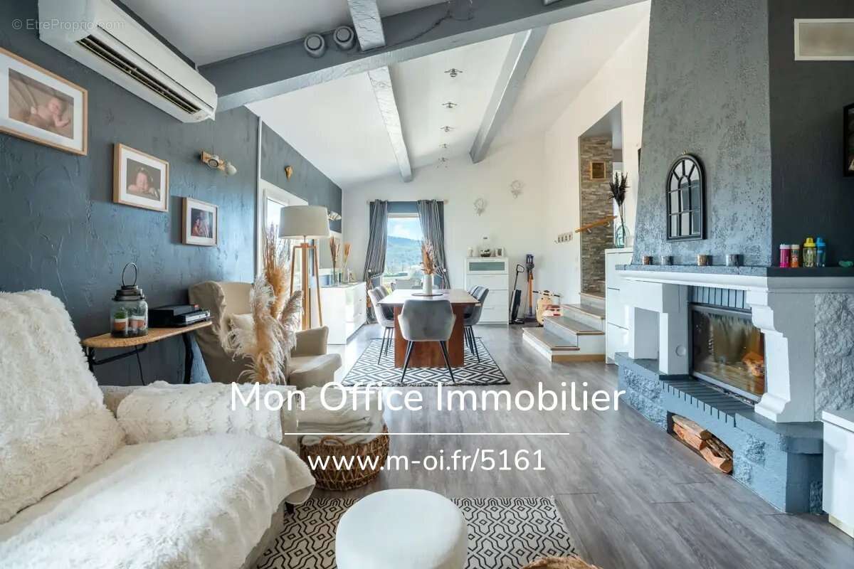 Maison à SAINT-CYR-SUR-MER