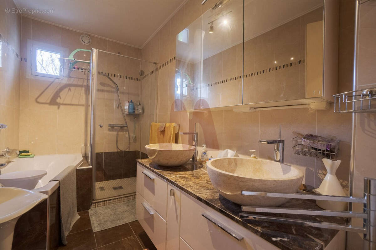 Appartement à BRON