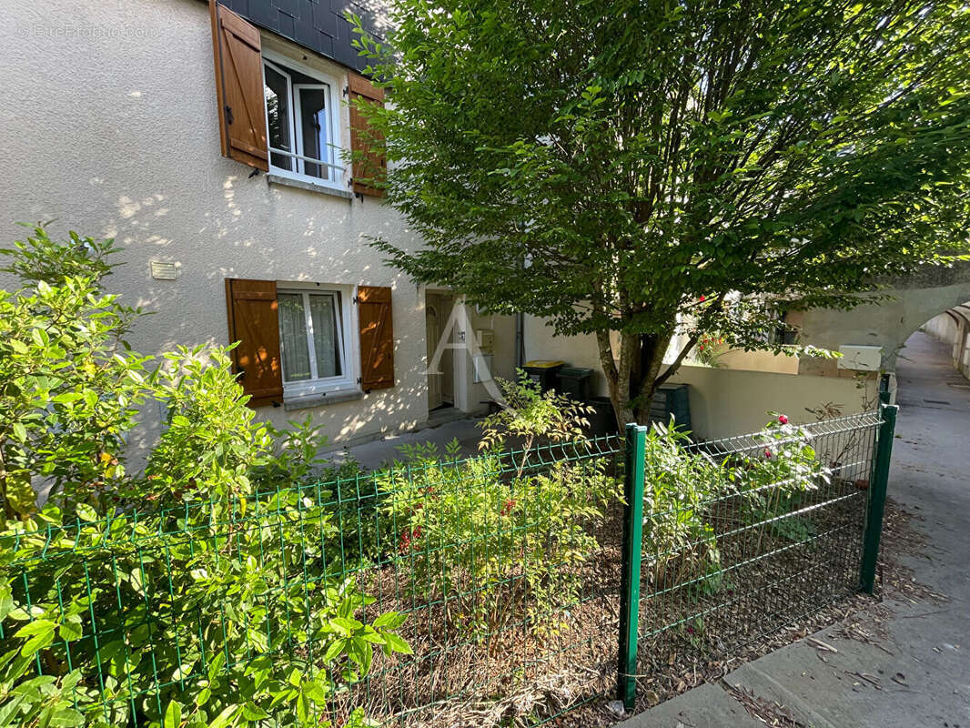 Maison à SAINT-JEAN-DE-BRAYE