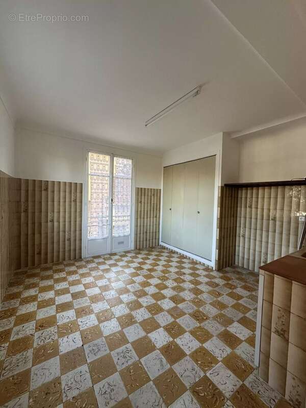 Maison à SAINT-LAURENT-DU-VAR