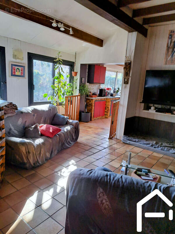Maison à POUSSAN