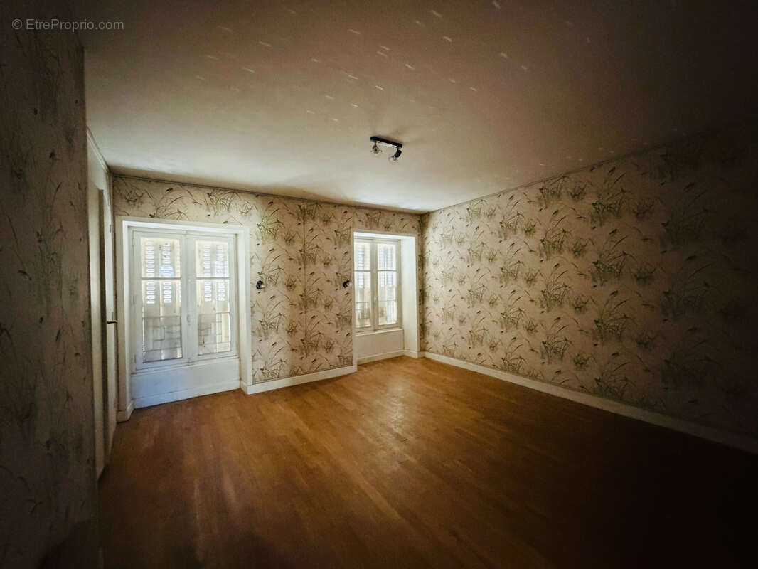 Appartement à ALLASSAC