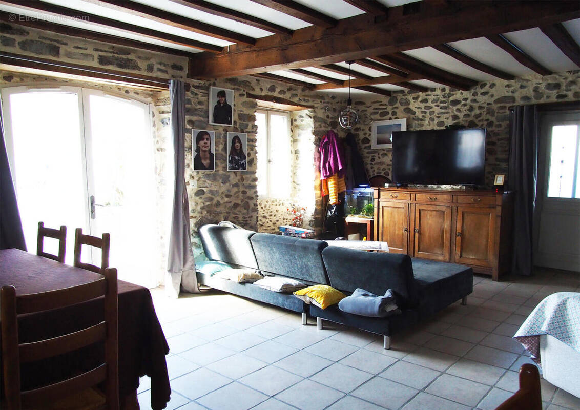 coin sejour salon - Maison à OLORON-SAINTE-MARIE