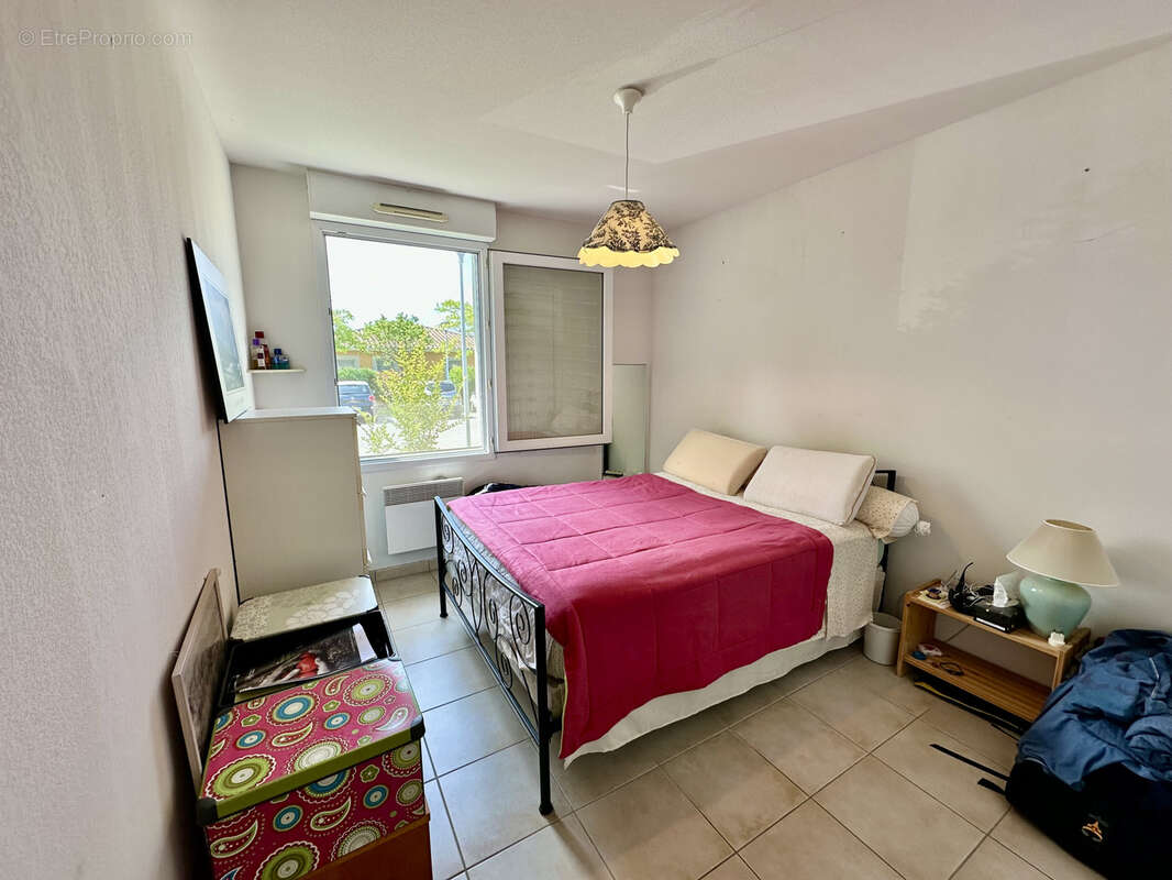 Paradou (13) : Villa T3 de plain pied de 78 m2 avec extérieur, garage et parking - photo 11