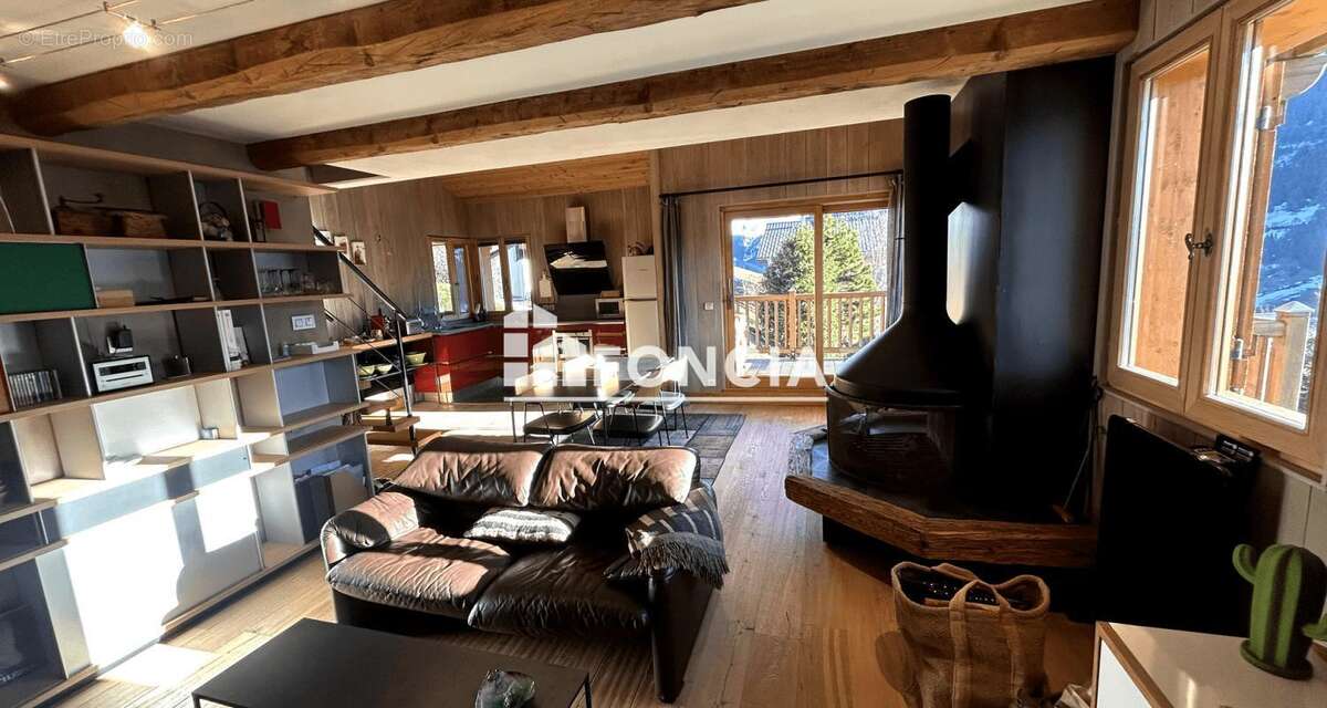 Appartement à HAUTELUCE