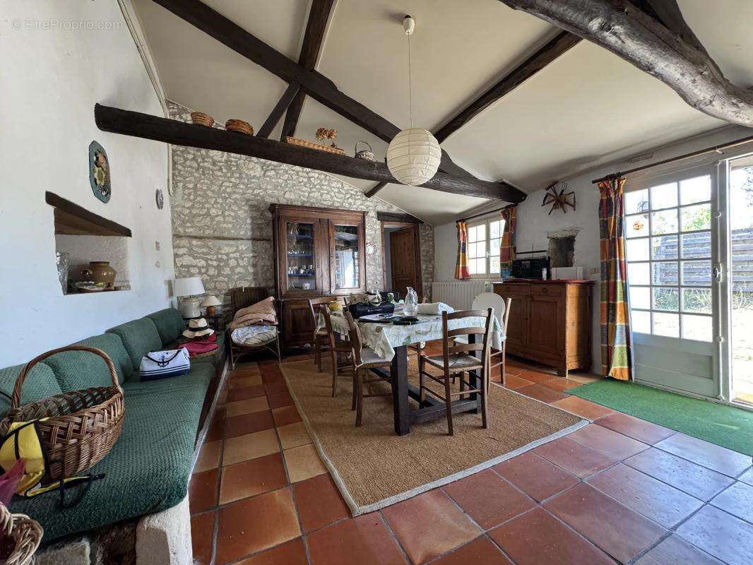 Authentique maison charentaise de 180 m² habitables avec piscine - photo 27