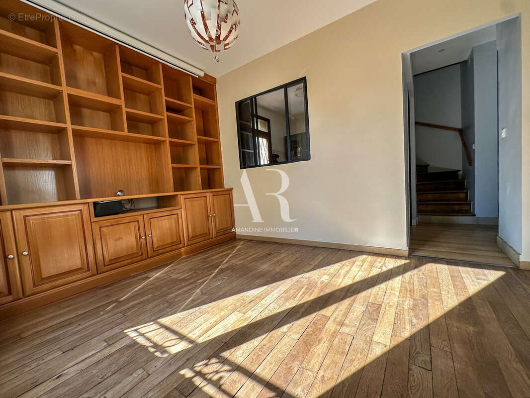 Maison à SAINT-MAUR-DES-FOSSES