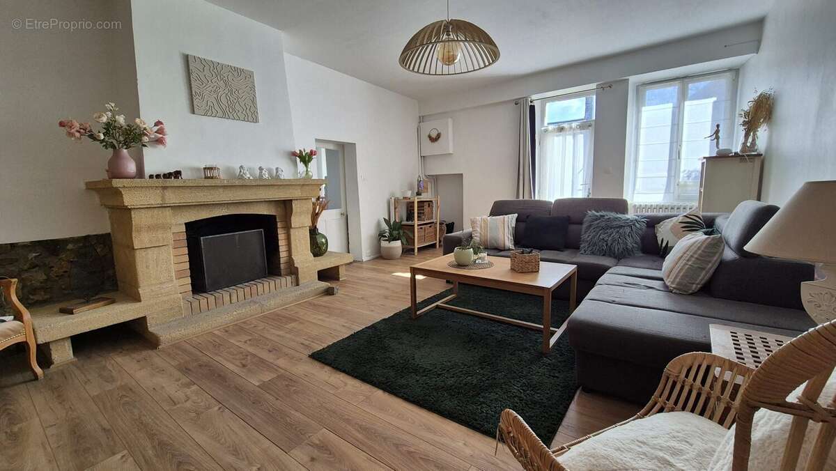 Maison à FAREMOUTIERS