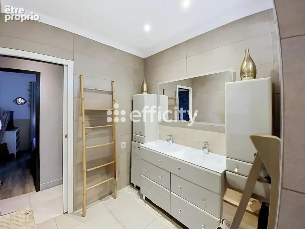 Maison 5 pièces 180 m² à vendre à Bassens (33530) - photo 7